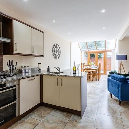 Albert - 5 Bedrooms Sleeps 11 Parking Wi-Fi Contractors Preston  Exterior photo