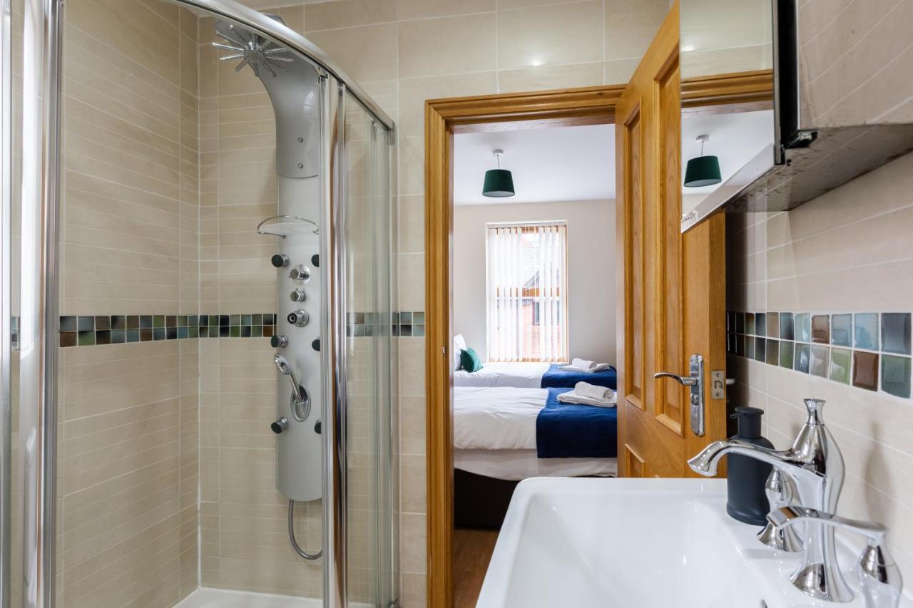 Albert - 5 Bedrooms Sleeps 11 Parking Wi-Fi Contractors Preston  Exterior photo