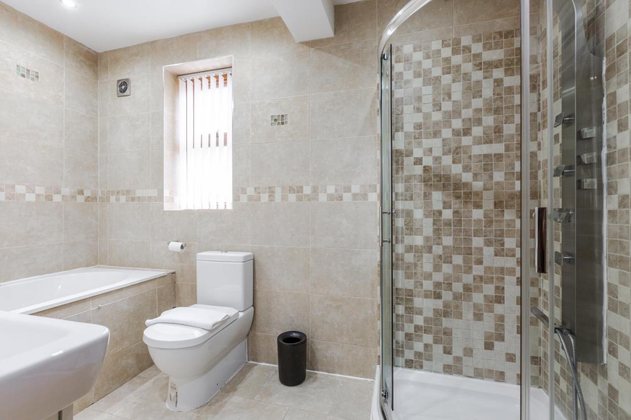 Albert - 5 Bedrooms Sleeps 11 Parking Wi-Fi Contractors Preston  Exterior photo